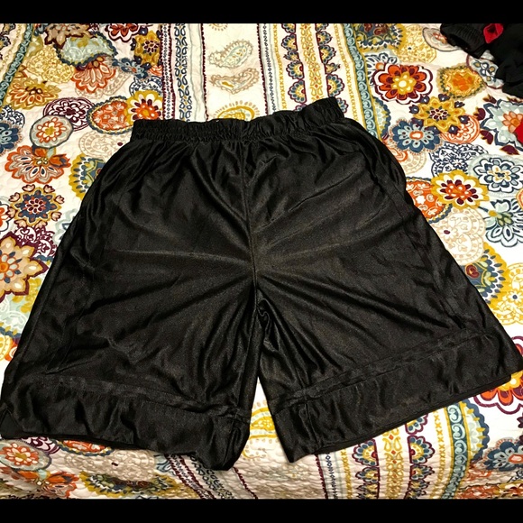 Other - Men’s Basketball Shorts Size XL